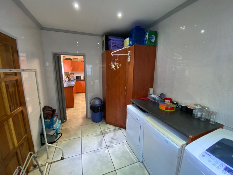 8 Bedroom Property for Sale in Baillie Park North West